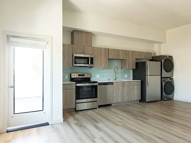 4233 Kansas Street — Photo 31