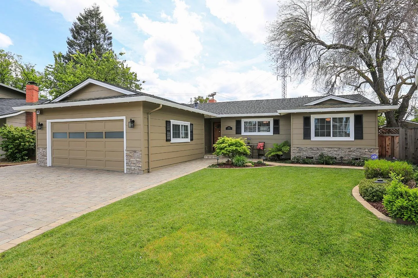 1836 Frobisher Way photo 1
