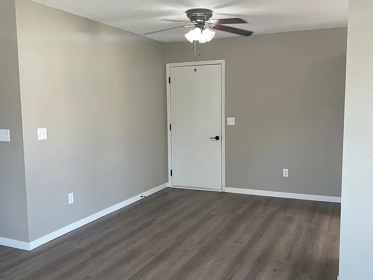 510-520 Morgan Ln #515 — Photo 19