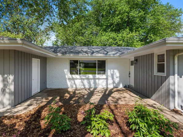 2705 Arlene Dr, Urbana, IL 61802