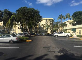 1875 W 56th St APT 111, Hialeah, FL 33012
