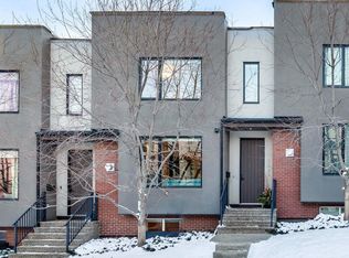 2924 15th St SW, Calgary, AB T2T 3Y7