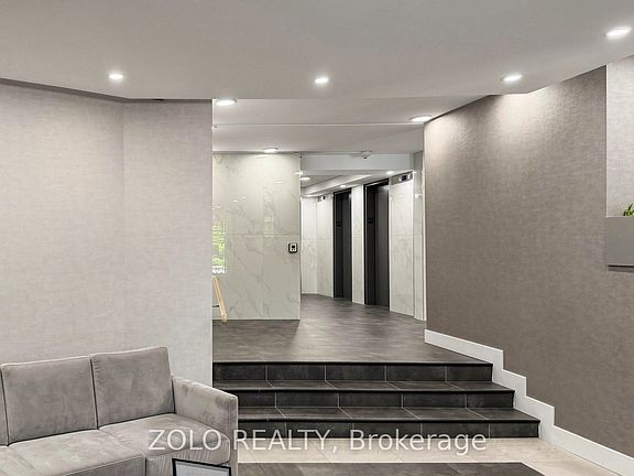 5th image of 20 Edgecliff Golfway #915