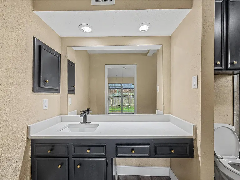 7907 Chancel Dr — Photo 35