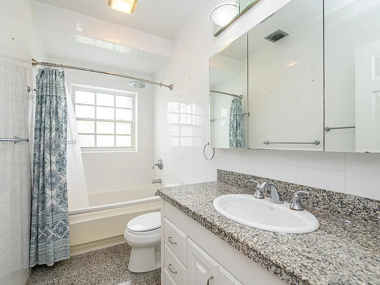 9441 Byron Ave — Photo 40