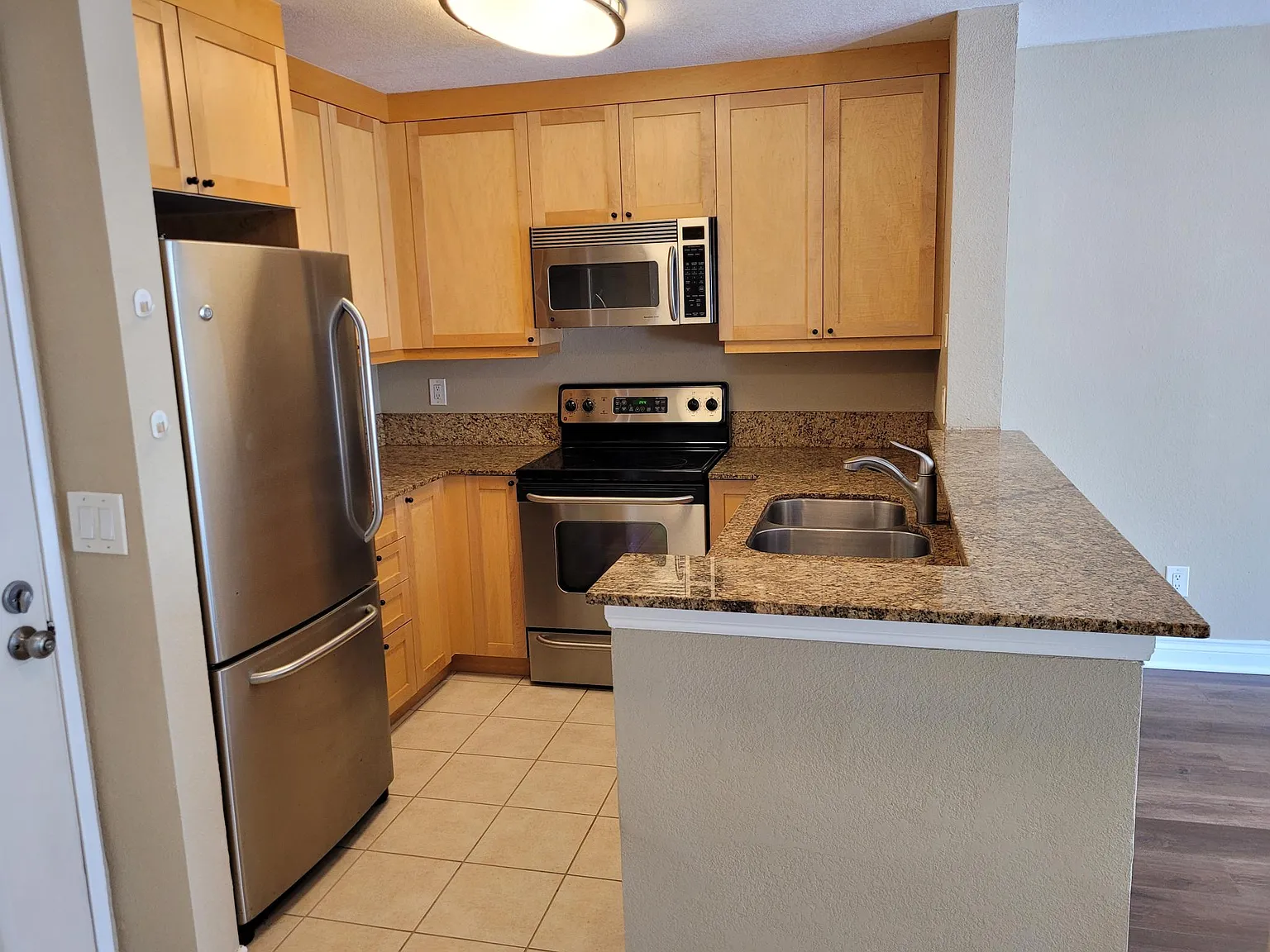 8889 Caminito Plaza Centro — Photo 3