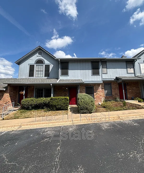 1411 Gracy Farms Ln