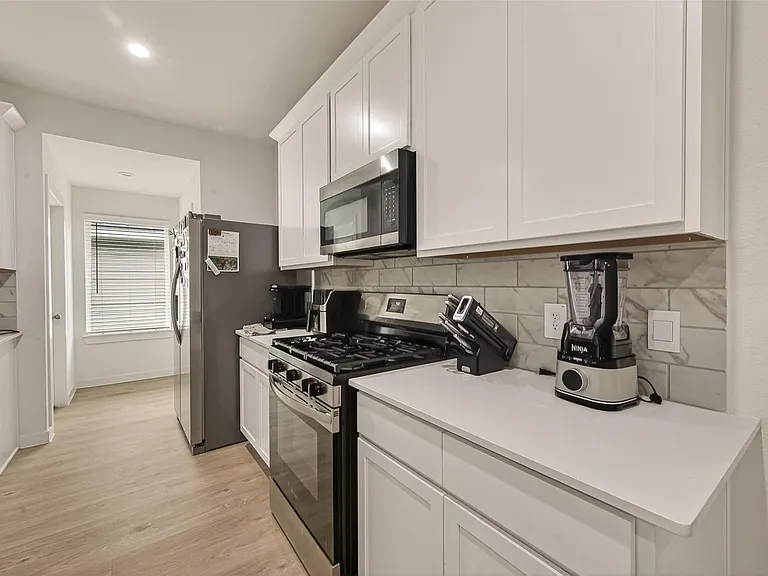 30518 White Cliff Ct — Photo 16