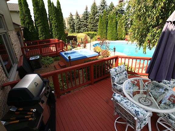 Deck off of dining room
