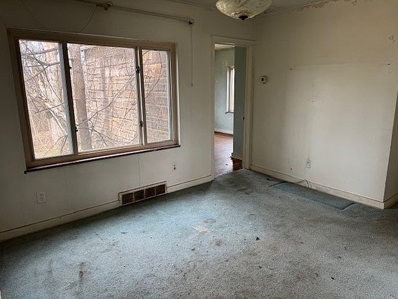4th image of 225 Old Leechburg Rd