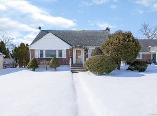 1987 Lakeville Road, New Hyde Park, NY 11040