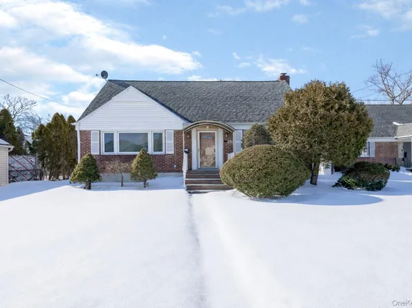 1987 Lakeville Road, New Hyde Park, NY 11040