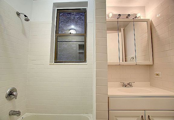 5th image of 139 W 83rd St APT 2E