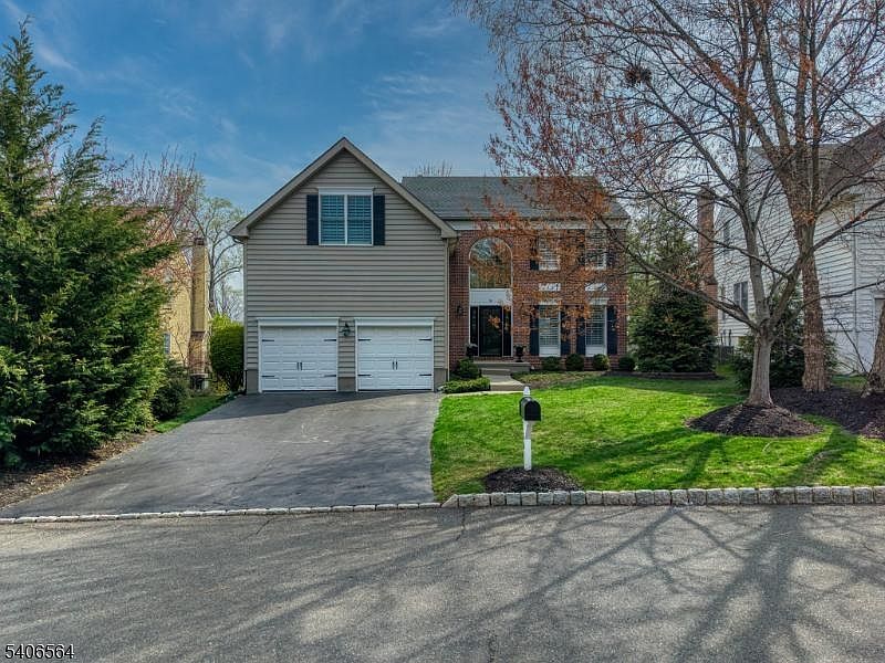 1st image of 36 Vanderveer Dr