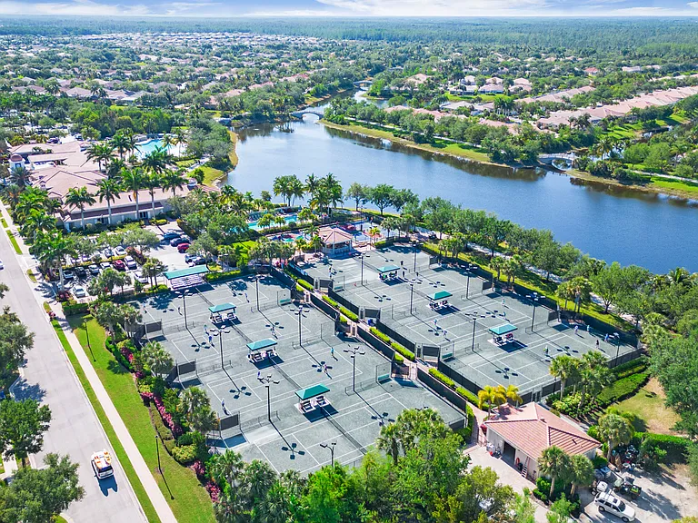 Village Walk tennis courts at Town Center
