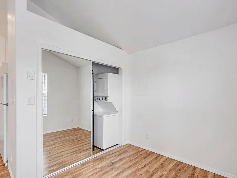 1333 NE Market Dr #B — Photo 11
