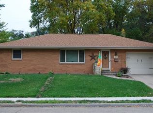 1815 Bristol Dr, Dubuque, IA 52001