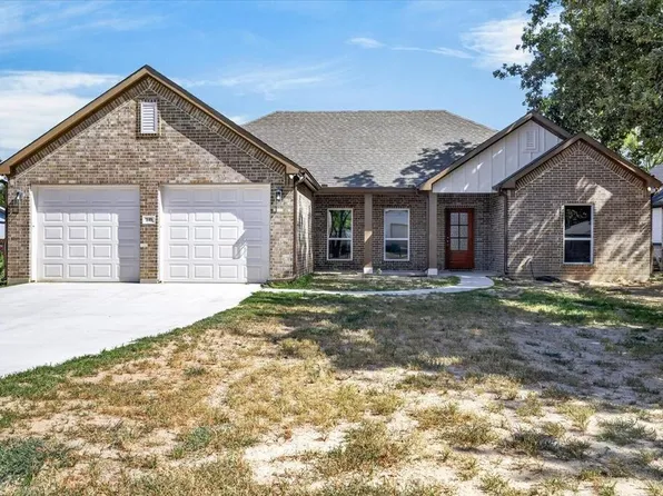 140 Bedfords Bnd, Mabank, TX 75156