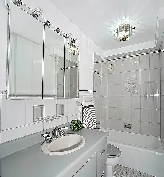 77 W 55th St #8K — Photo 7