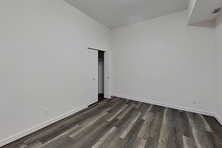 439 Makenny St #203 — Photo 8