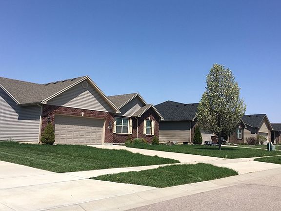 2nd image of 384 Clear Springs Ct