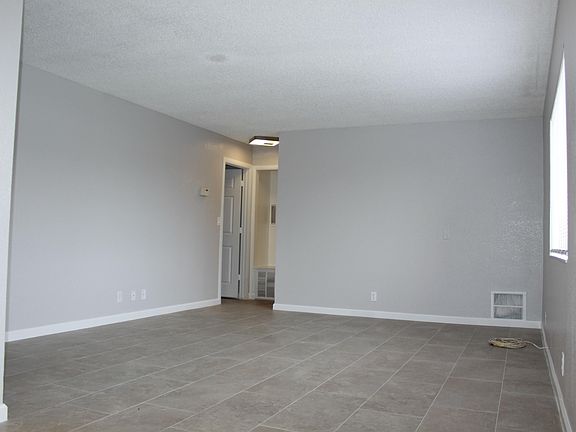 3rd image of 1420 Vegas Valley Dr #23-1