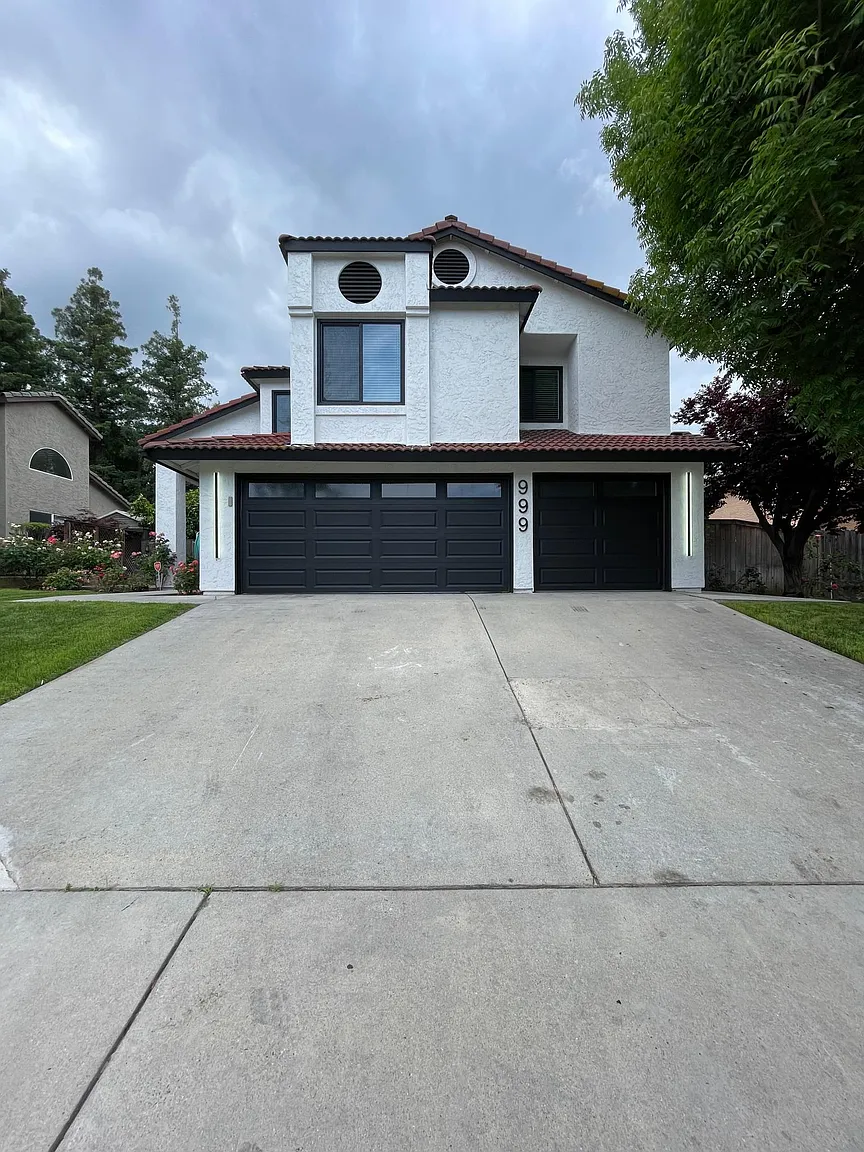 999 E Edgemont Dr photo 1
