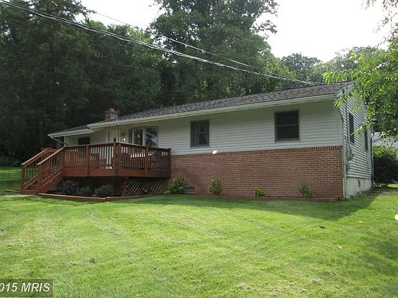 3rd image of 6 Lamonte Dr