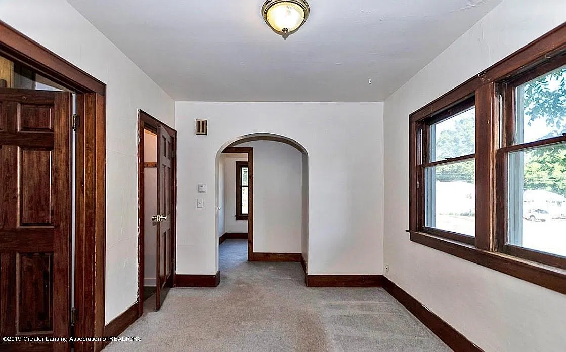 4 bed, 1.5 bath, 860 sqft, $3,200 — Photo 2