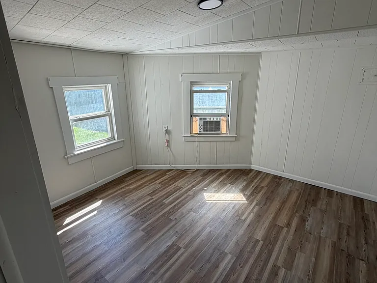 108 S River St #101 — Photo 11