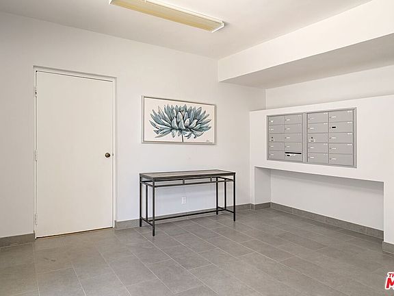 3rd image of 1550 Greenfield Ave APT 302