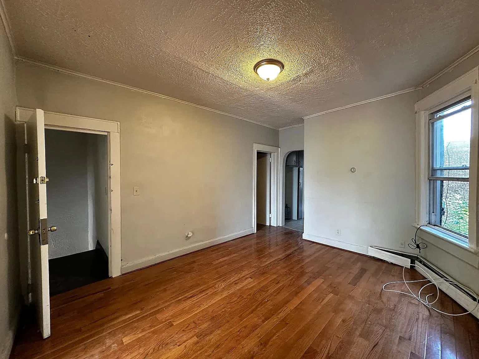 126 Bergen Ave — Photo 2