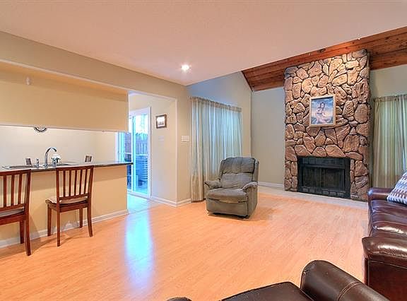 3rd image of 1500 W Esplanade Ave APT 21C