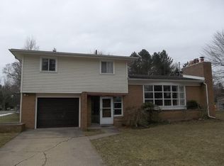 601 Crescent Dr, Mount Pleasant, MI 48858