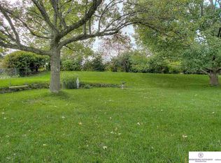 112 S 89th St, Omaha, NE 68114