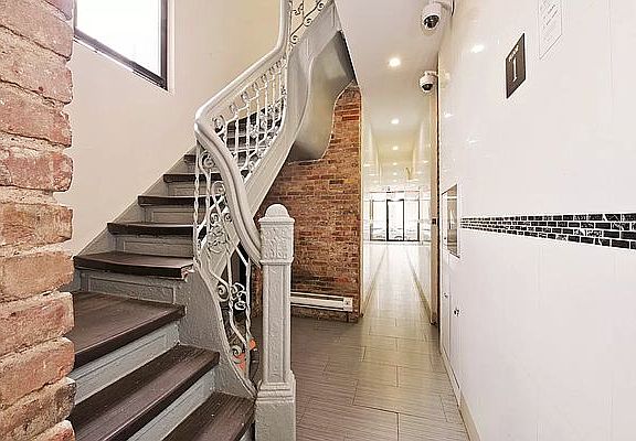 4th image of 83 Henry St APT 15