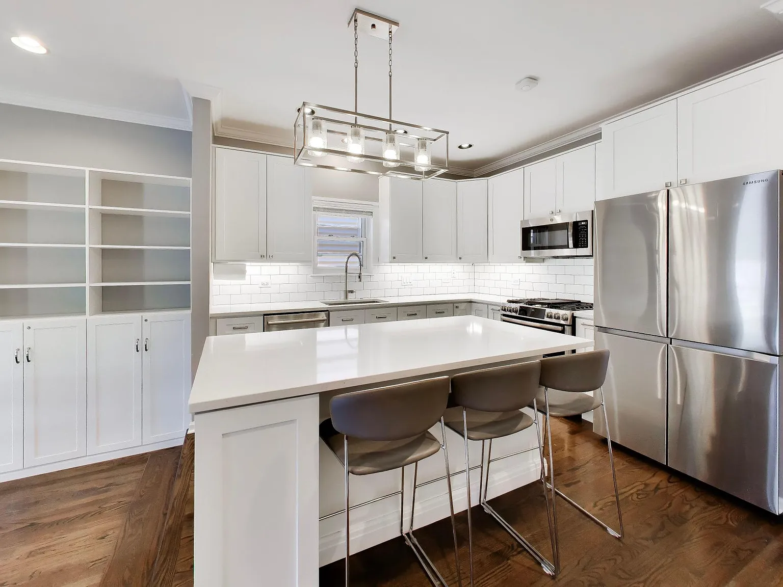 3 bed, 3.5 bath, 3172 sqft, $7,000 — Photo 2