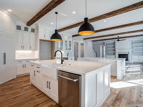 Huge Main Living Area with Double Islands