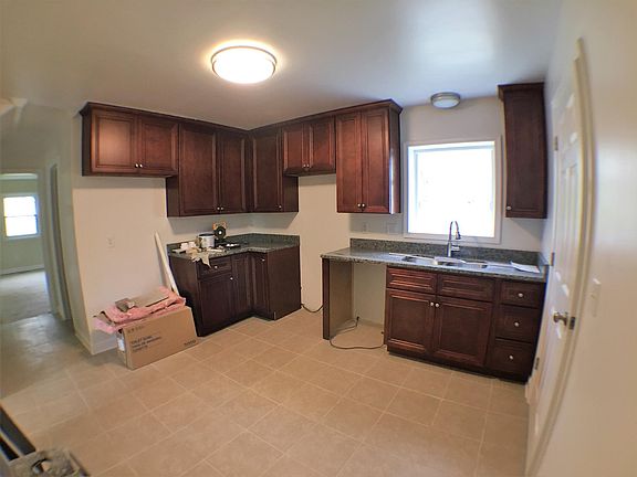 3rd image of 77 Gresham Cir