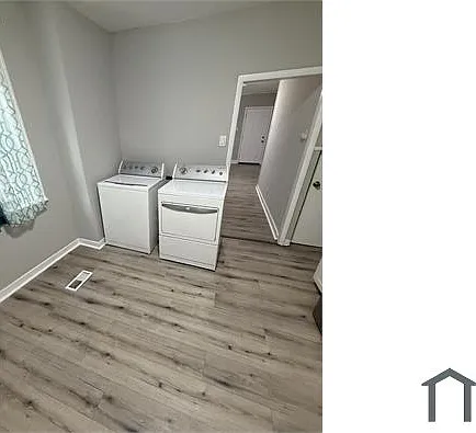 1137 Thomas St — Photo 8