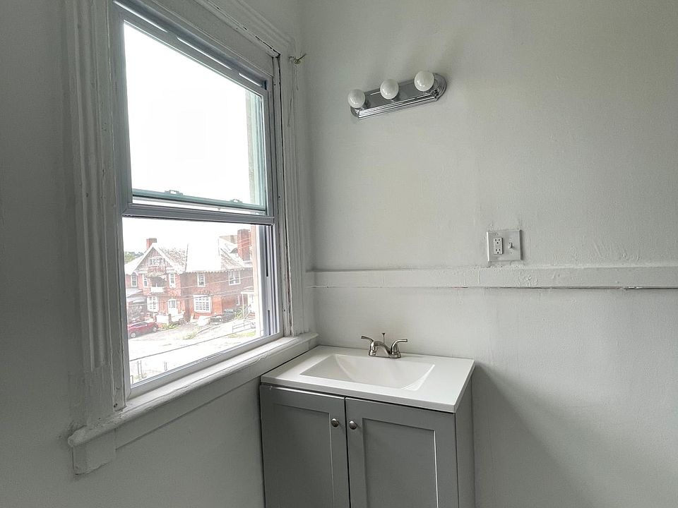 144 Prospect St Waterbury, CT, 06710 Apartments for Rent Zillow