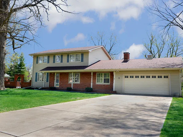 5 Oaklane Dr, Ottawa, IL 61350