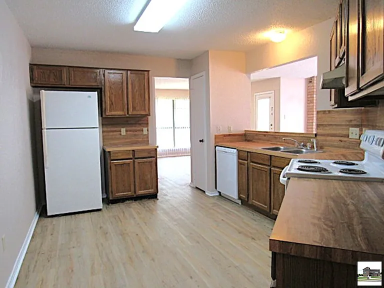 1706 Wickfield Way — Photo 6