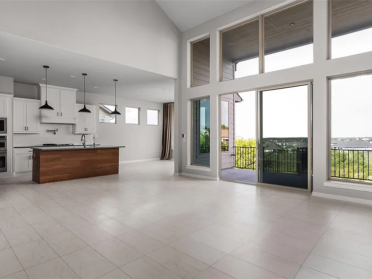 595 Dayridge Dr — Photo 2