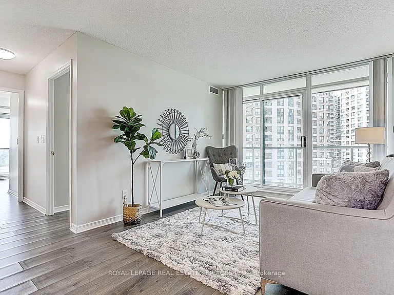 5500 Yonge St #808 — Photo 7