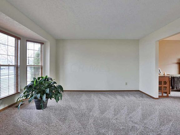 4th image of 5316 Merrybell Ln