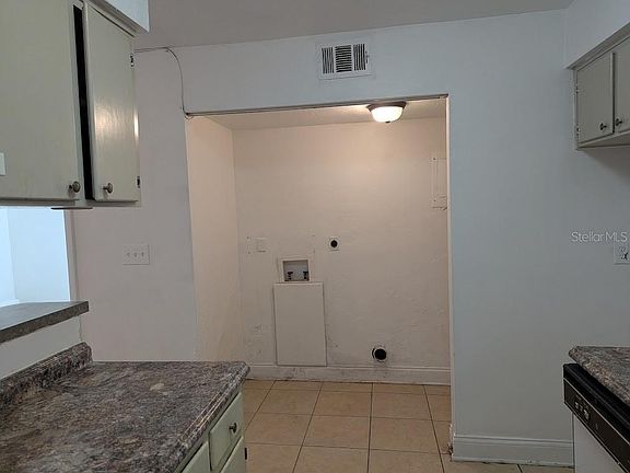 4th image of 713 SW 69th St
