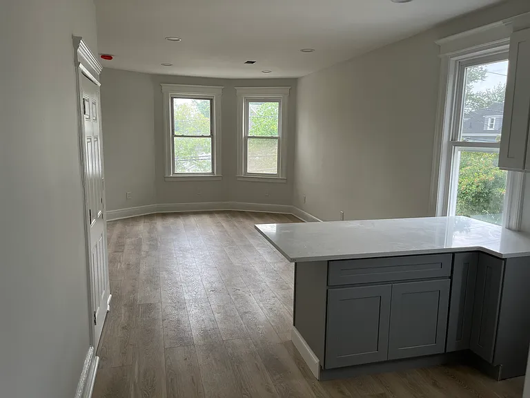 60 Hilton Ave #2 — Photo 5