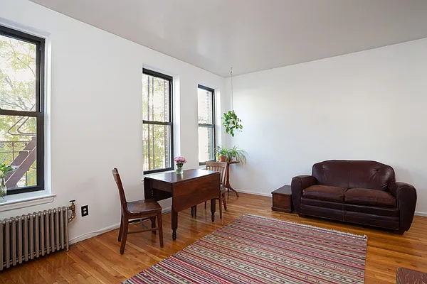 Sold by Stribling | media 19