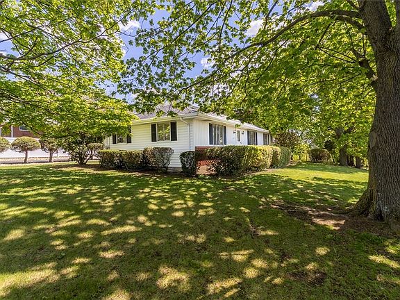 2nd image of 673 Davidson Dr